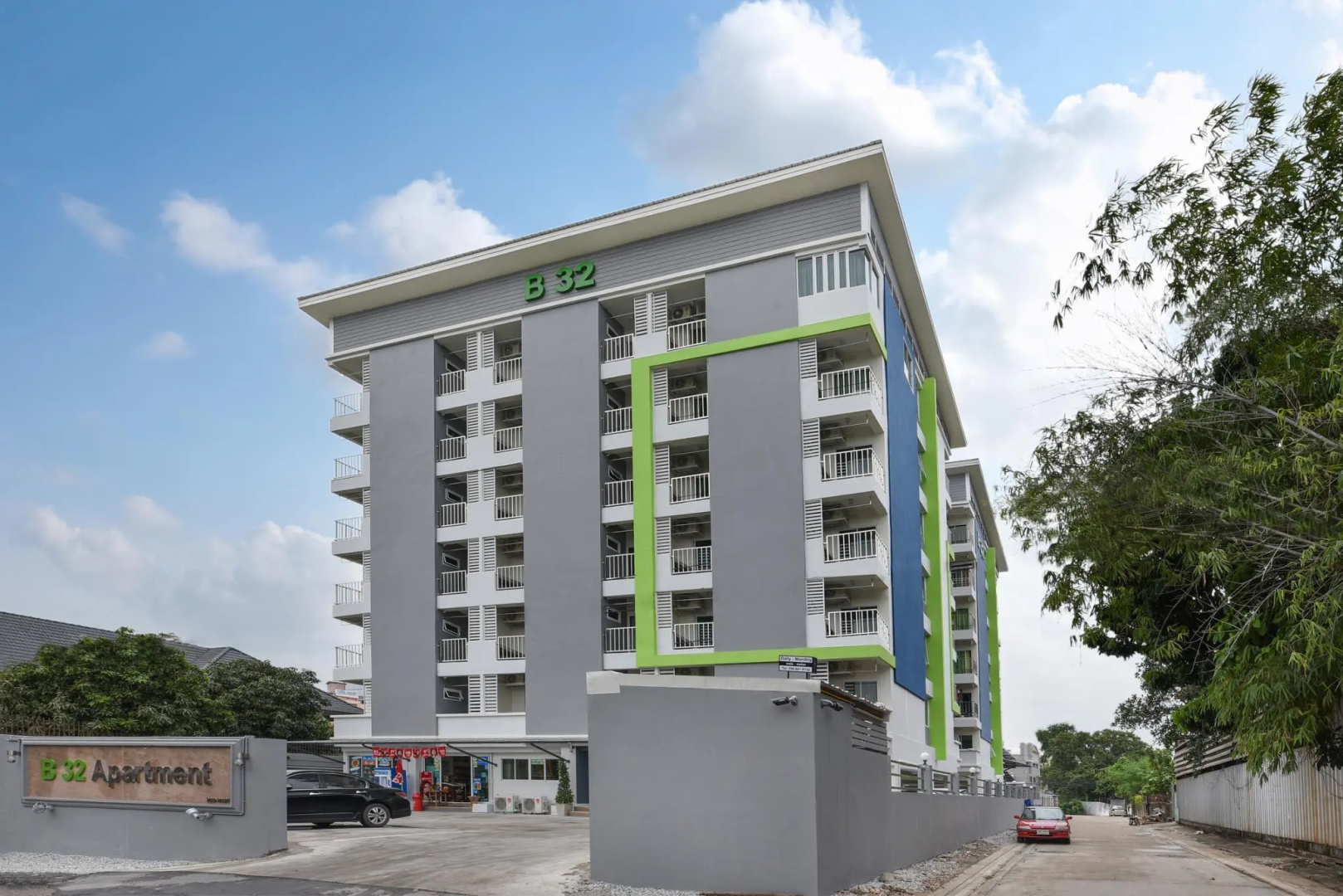B32 Apartment