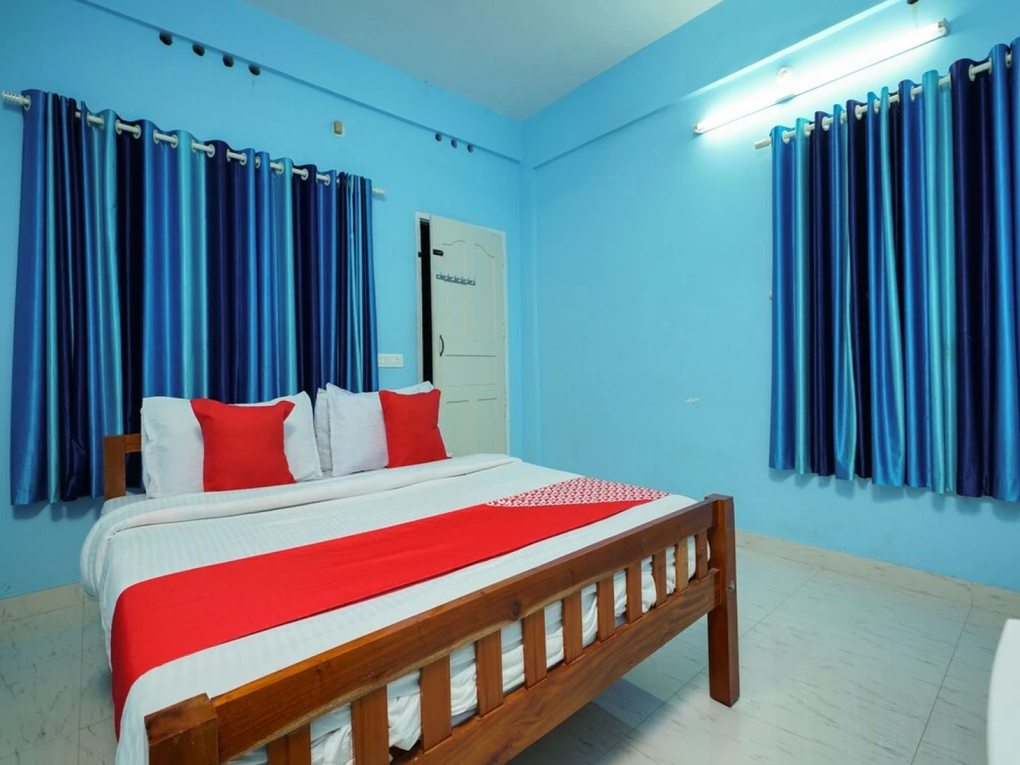 OYO 15647 River View Inn