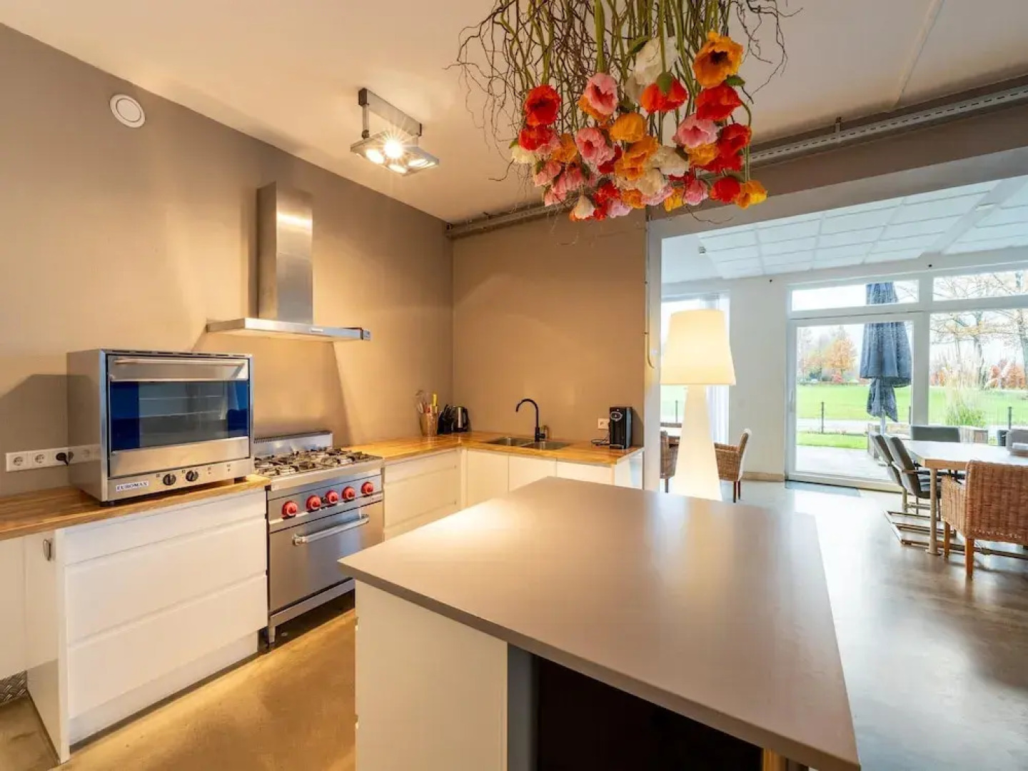 Villa Near Teuge Airport and Paleis 't Loo