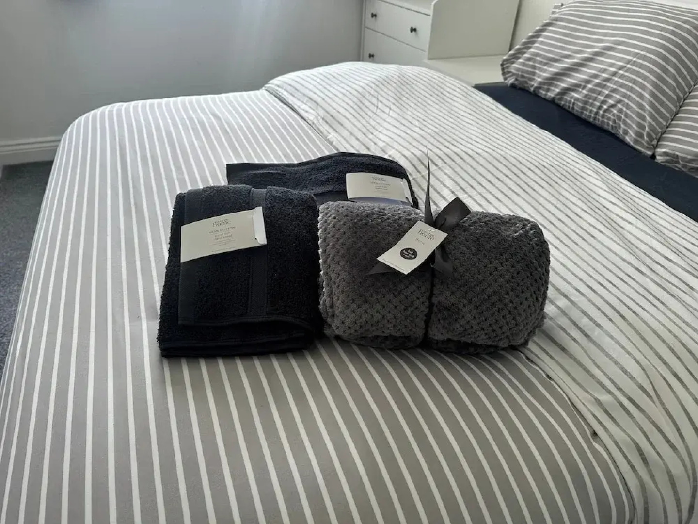 Housesleeps6-freeparking-wifi-contractors-garden