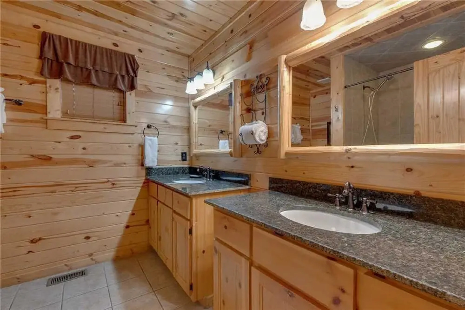 Easy As Pie - Three Bedroom Cabin