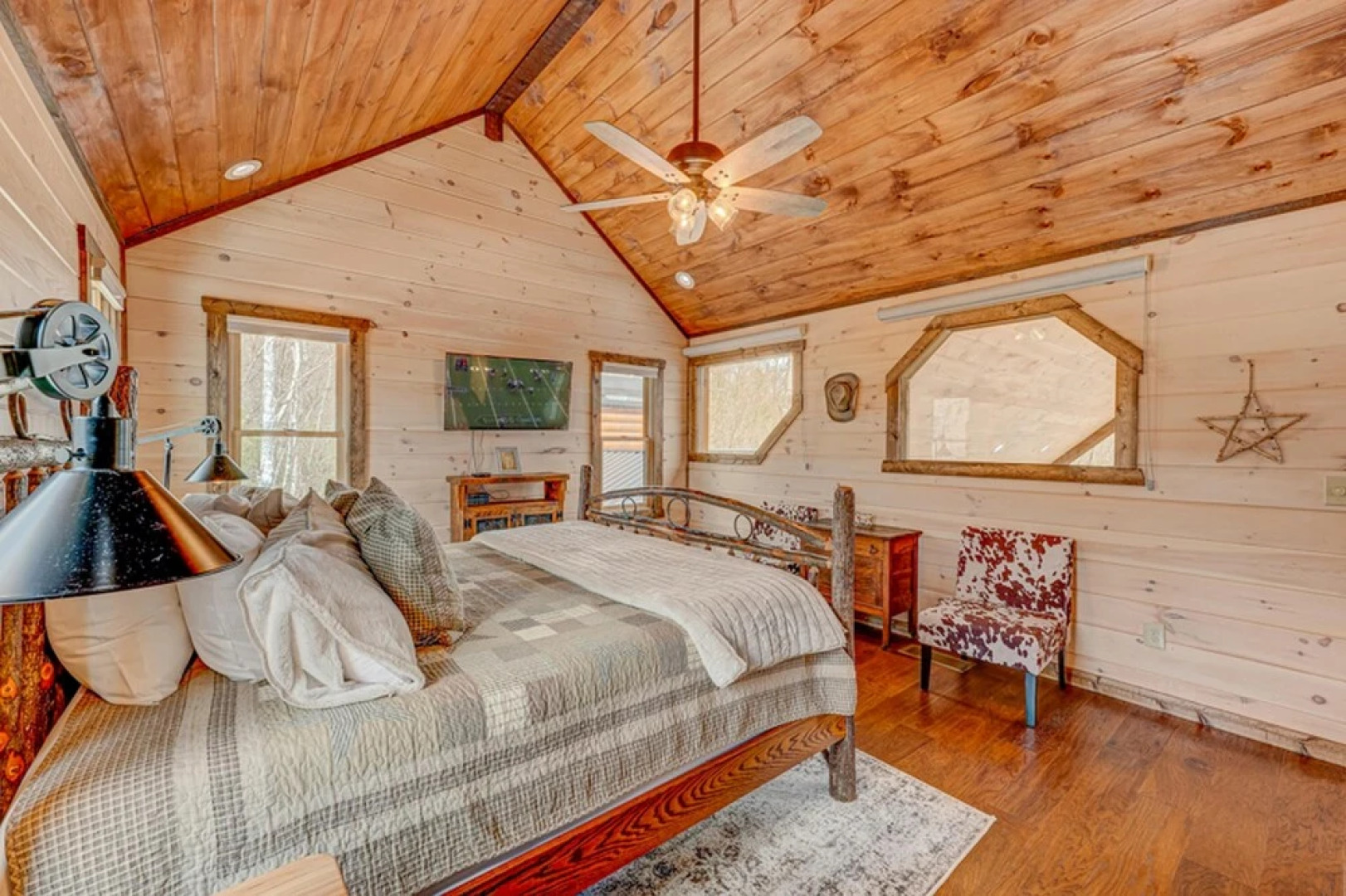 Blue Moon Lodge by Escape to Blue Ridge