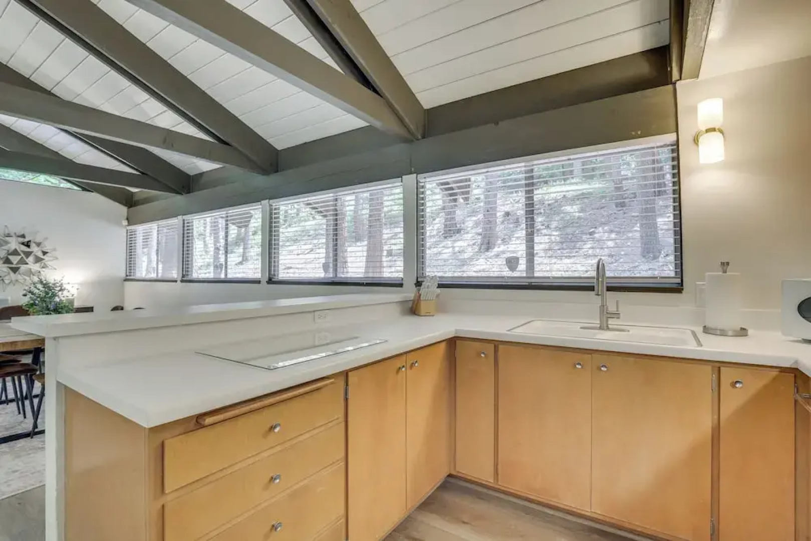 3 Mi to Lake Arrowhead: Cabin w/ Furnished Deck!