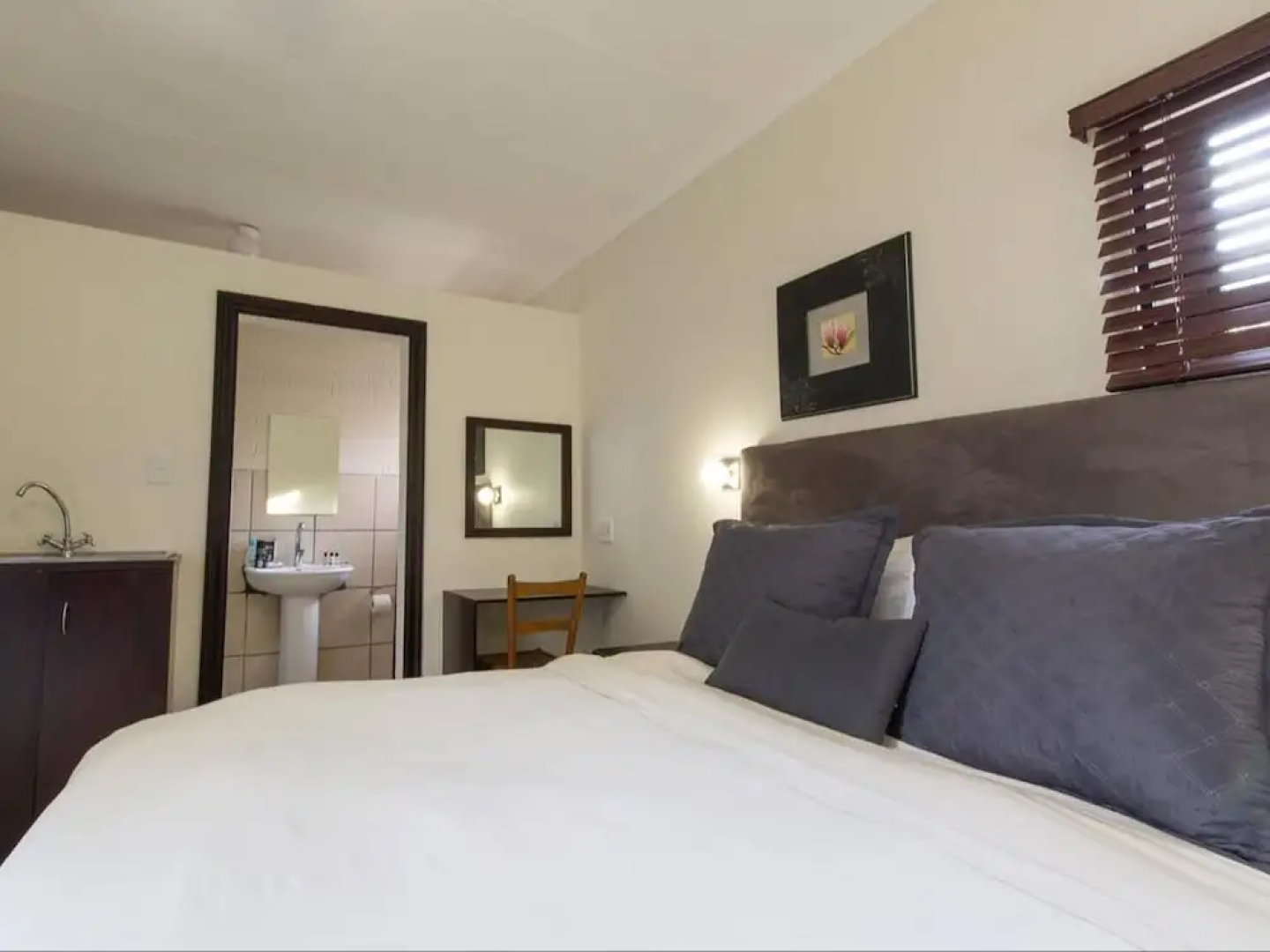 Angelica Guest House