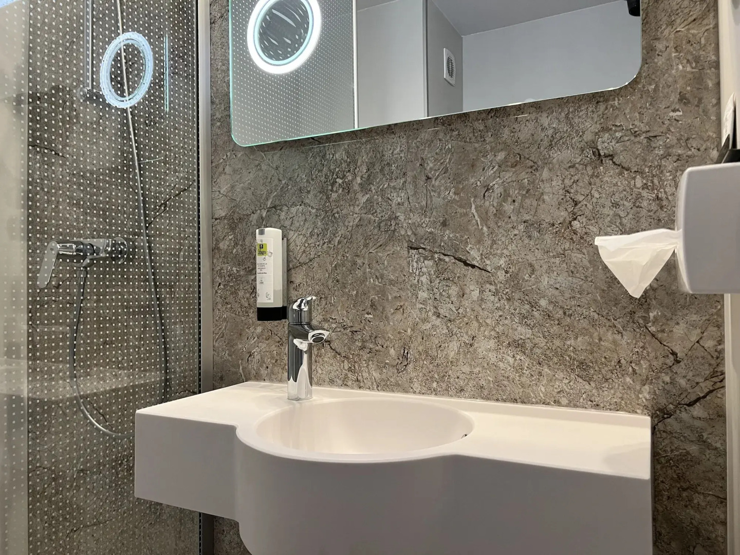 Logis Hotel Restaurant des Acacias Lille Tourcoing