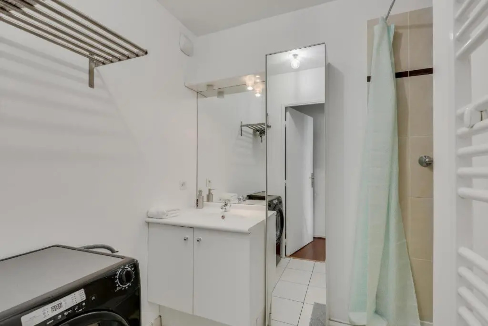 Chic and spacious apart with parking