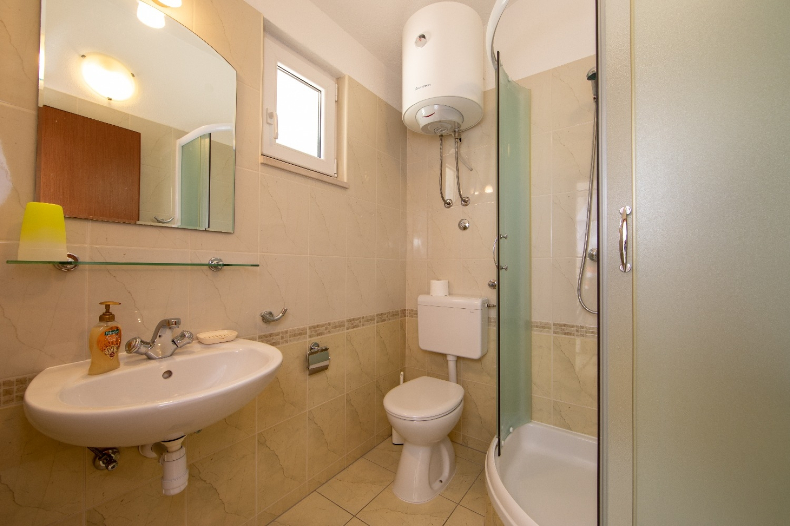 Apartment Ruzica - with sea view: A3 - zuti Igrane, Riviera Makarska