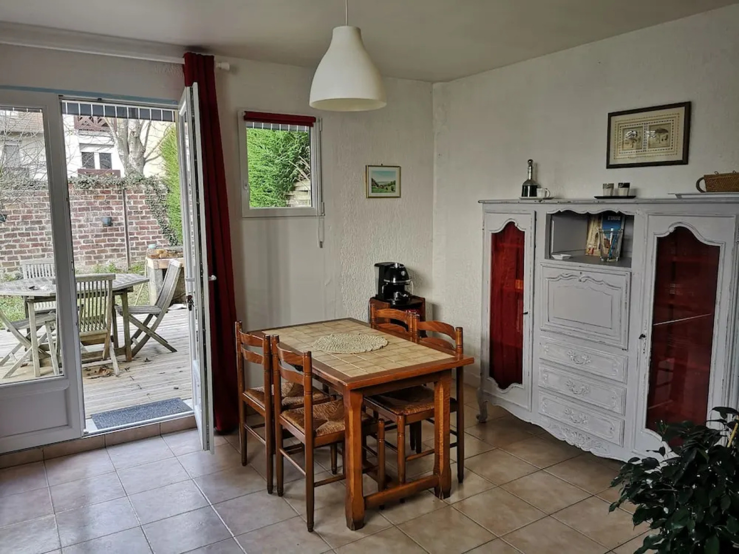 Studio avec terrasse et jardin