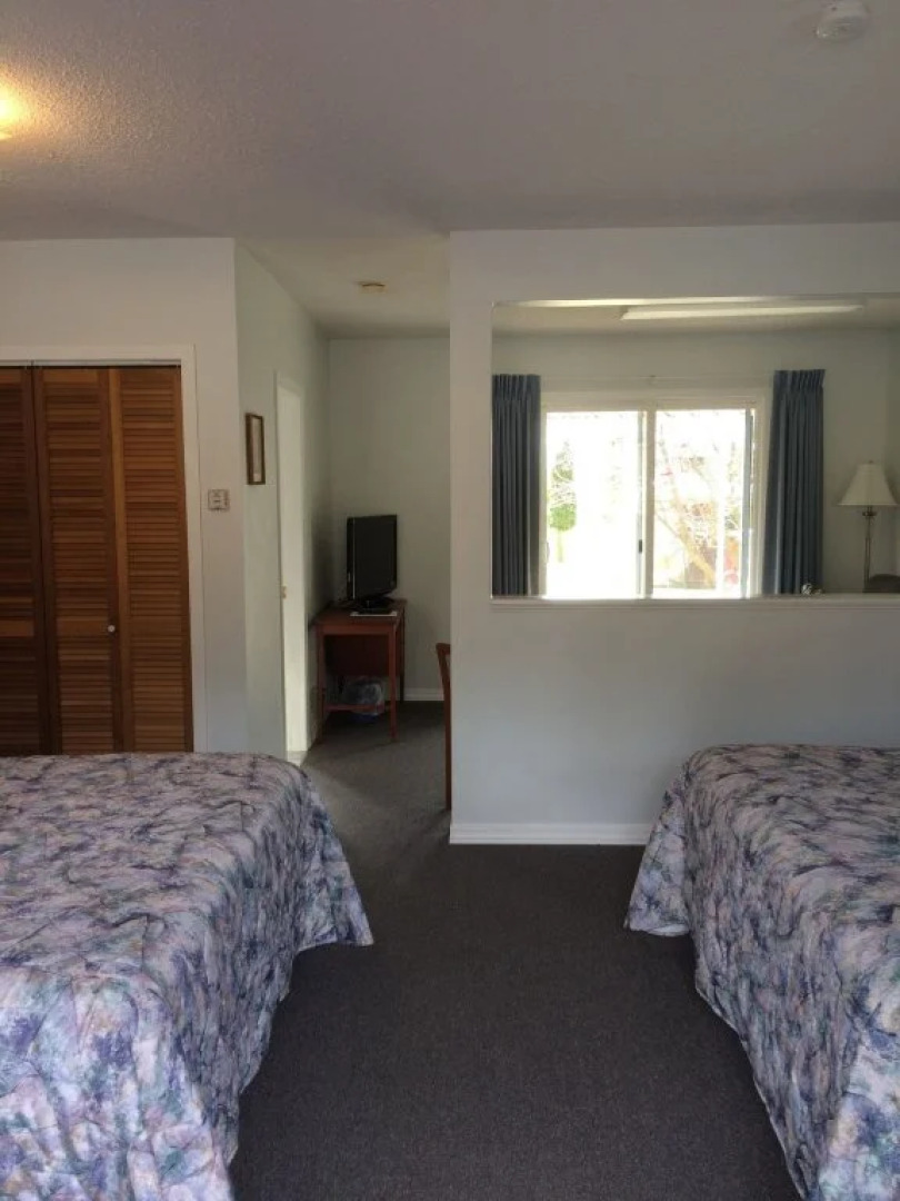 Bavarian Orchard Motel