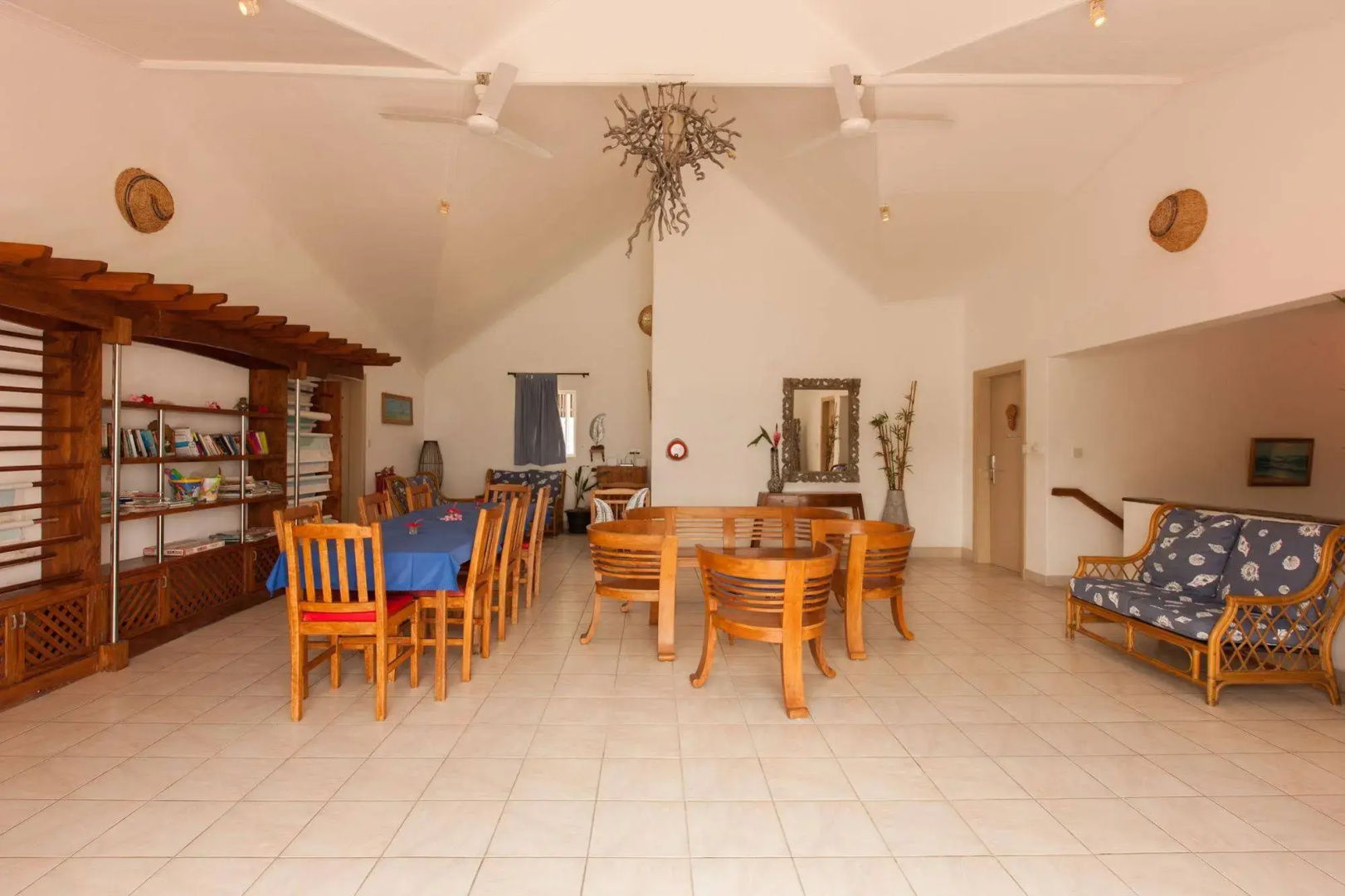 Le Relax Hotel and Restaurant