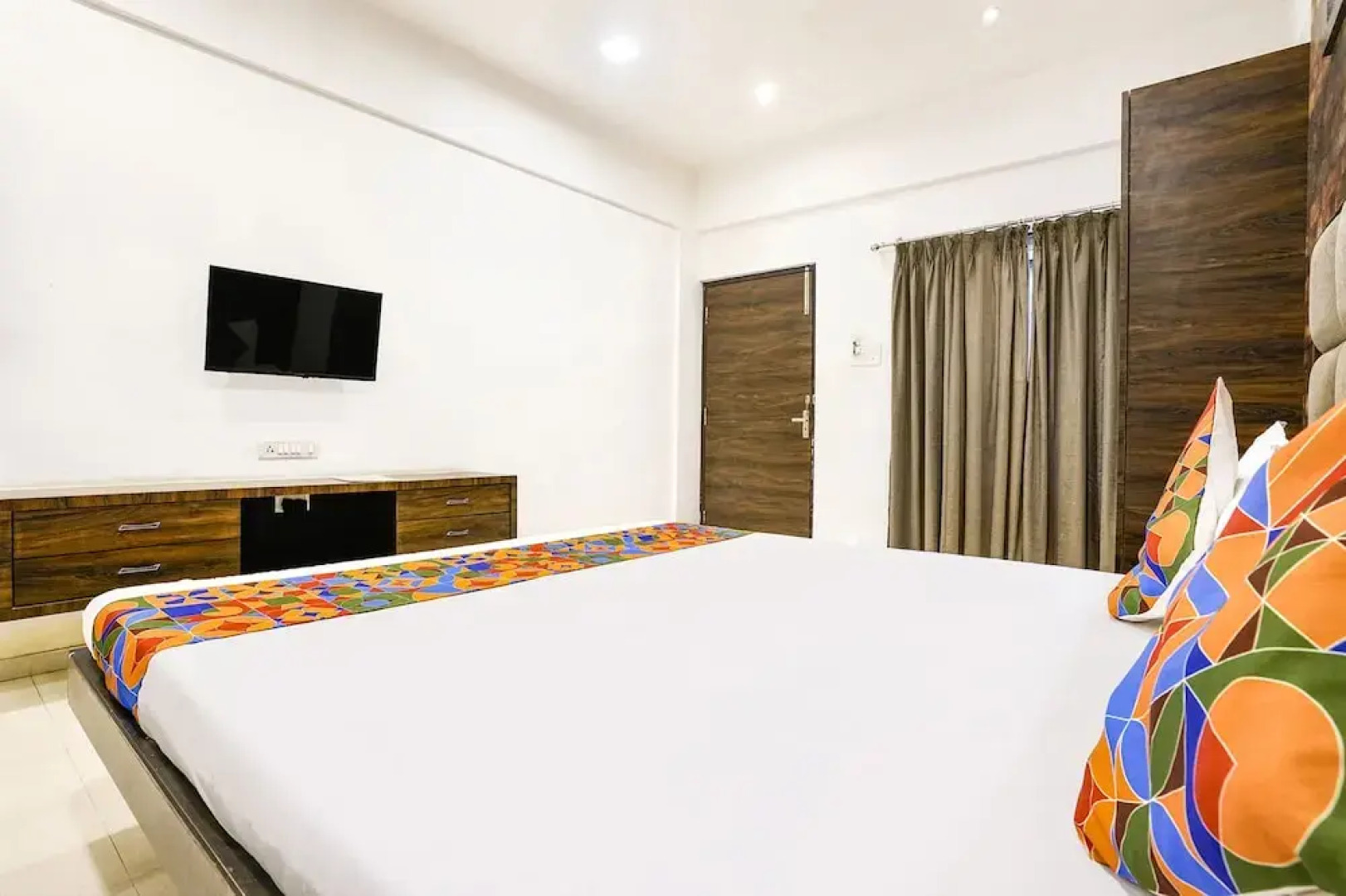 Fabhotel Blue Roof Sea Side