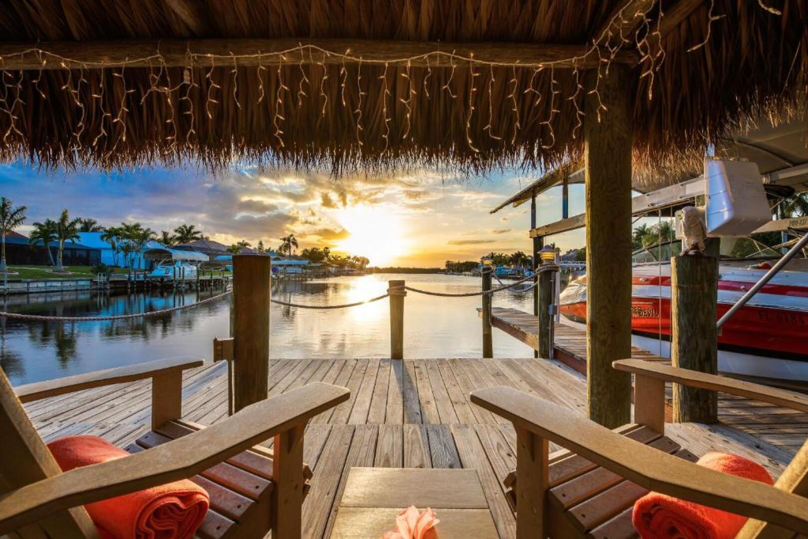 STUNNING Villa with Custom pool, Spa, pool table, Kayaks & sleeps 14! - Villa Flandria - Roelens