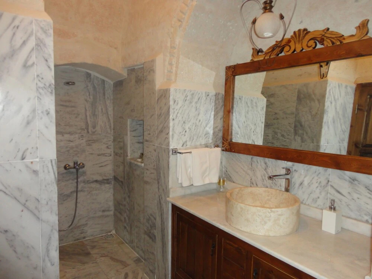 Gamirasu Village House