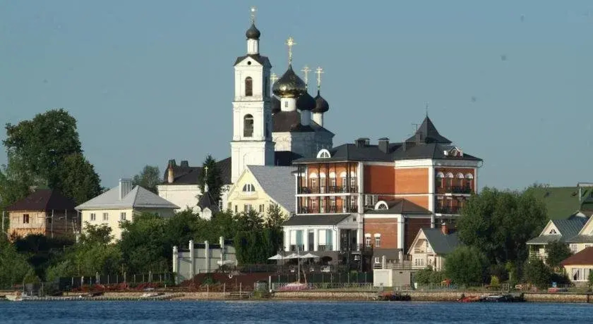 Отель Дафна