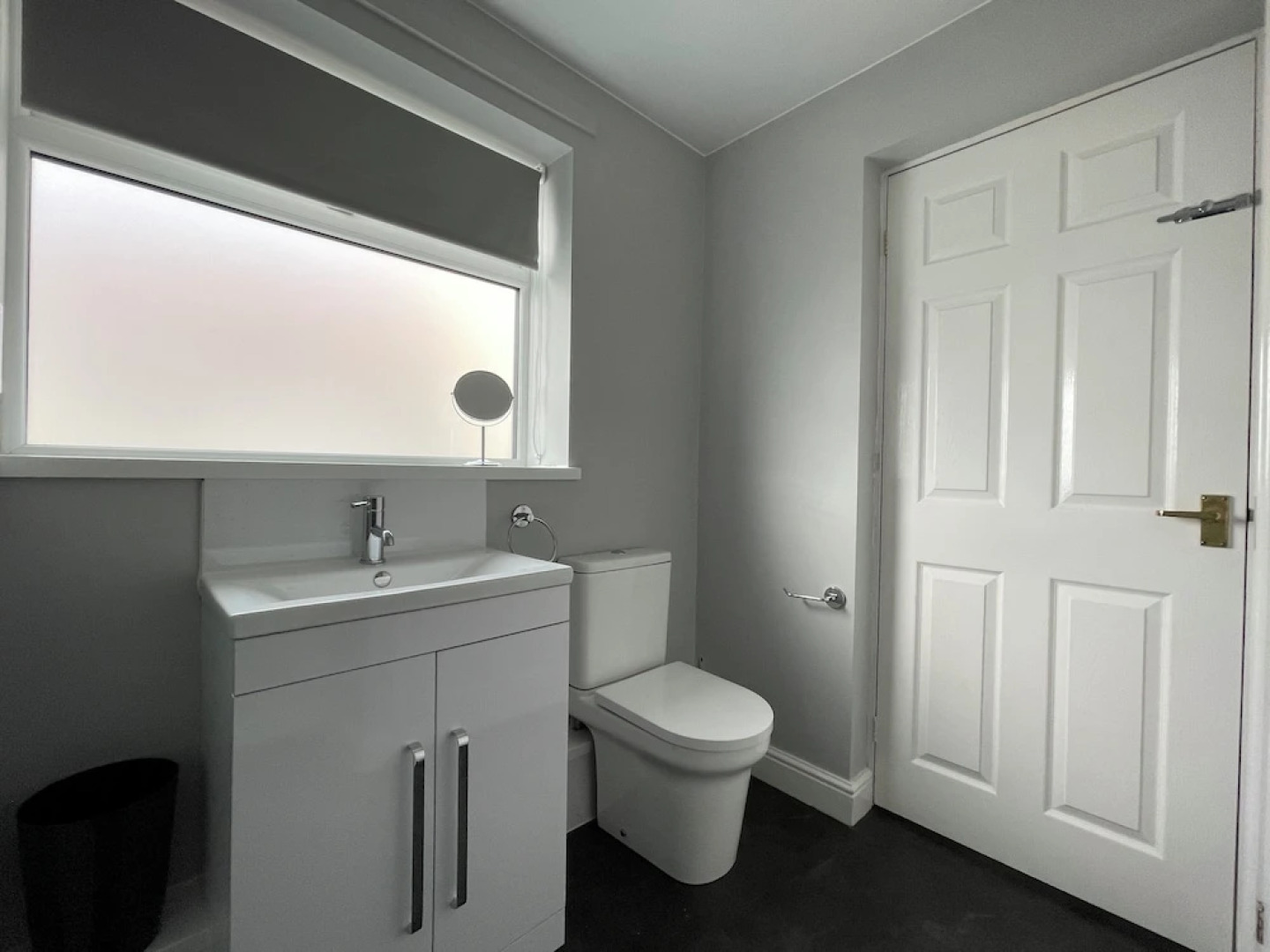 Cosy & Comfortable Apt with Parking