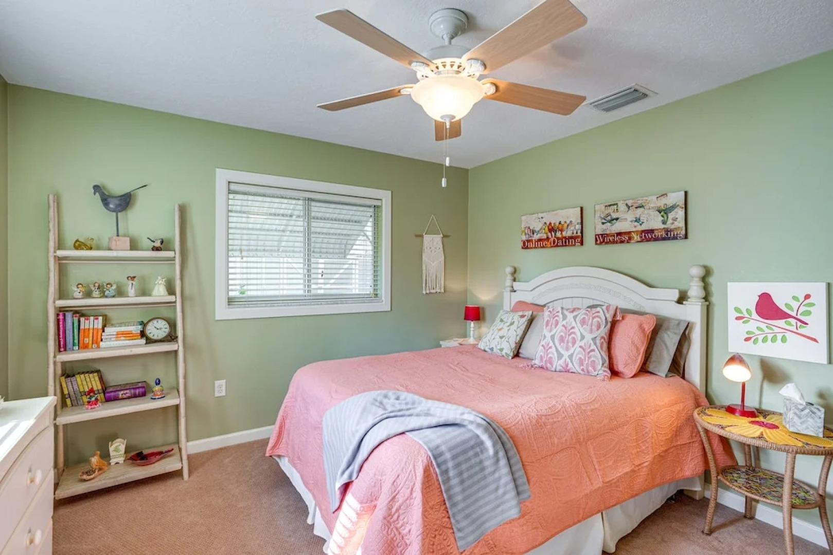 Auburndale Vacation Rental w/ Yard & Lake Views