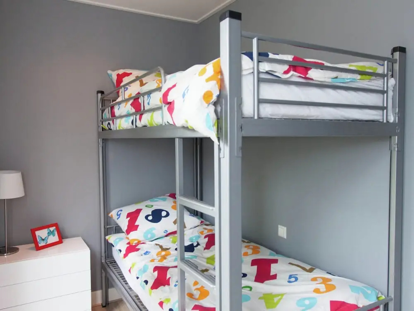 Light Bungalow With Dishwasher, Near Maastricht