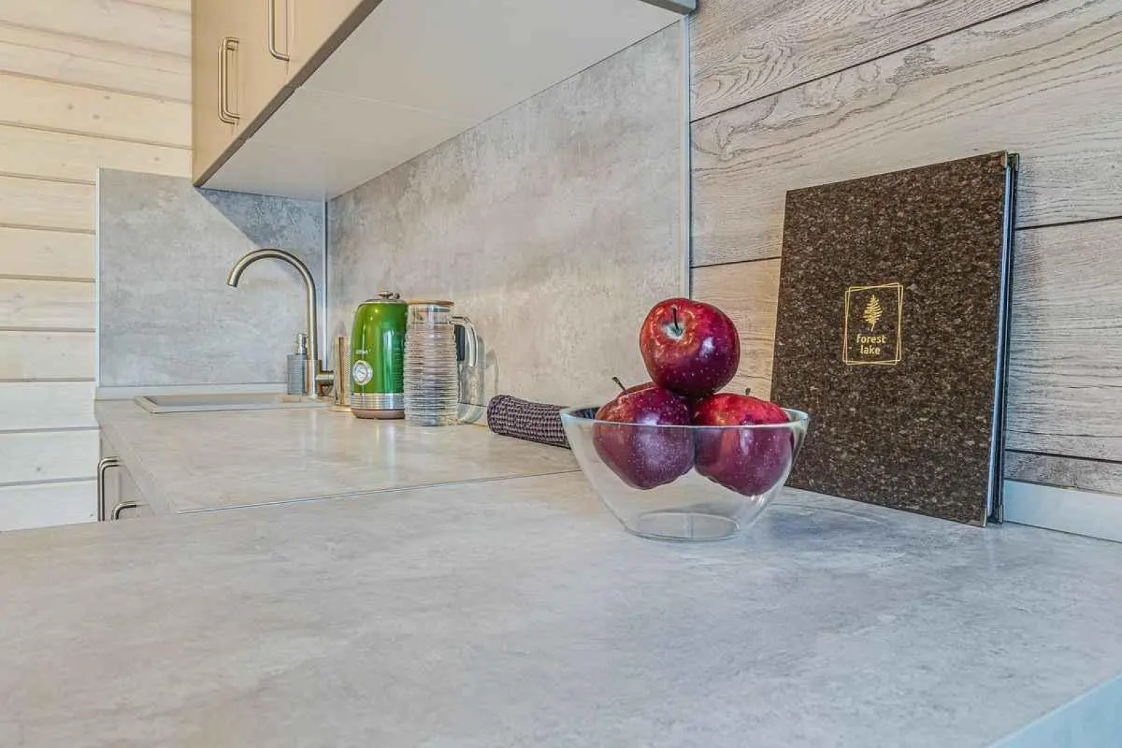 Forest Lake (Форест Лэйк)