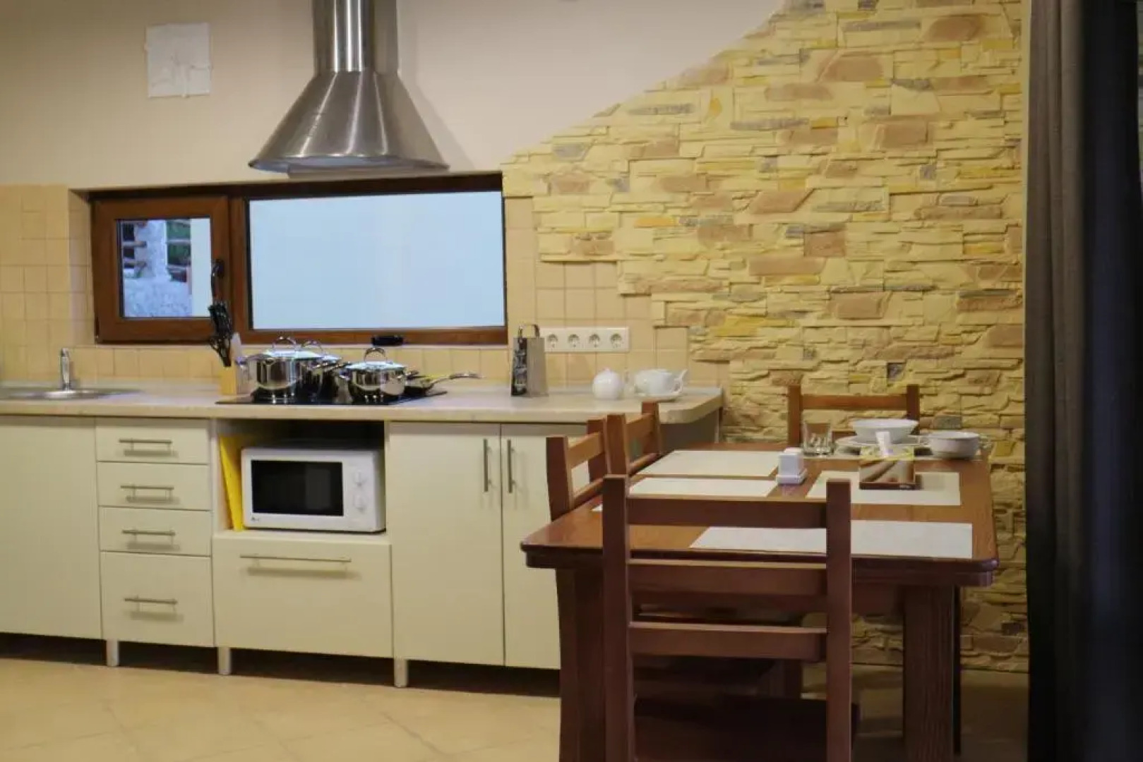 West Wood ApartHotel