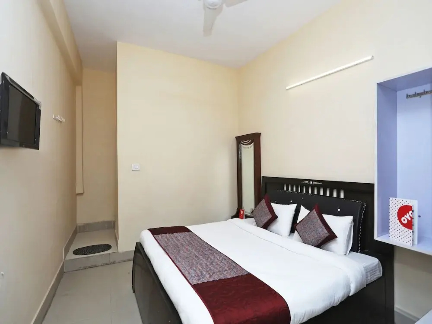 OYO 14639 Darshika Guest House