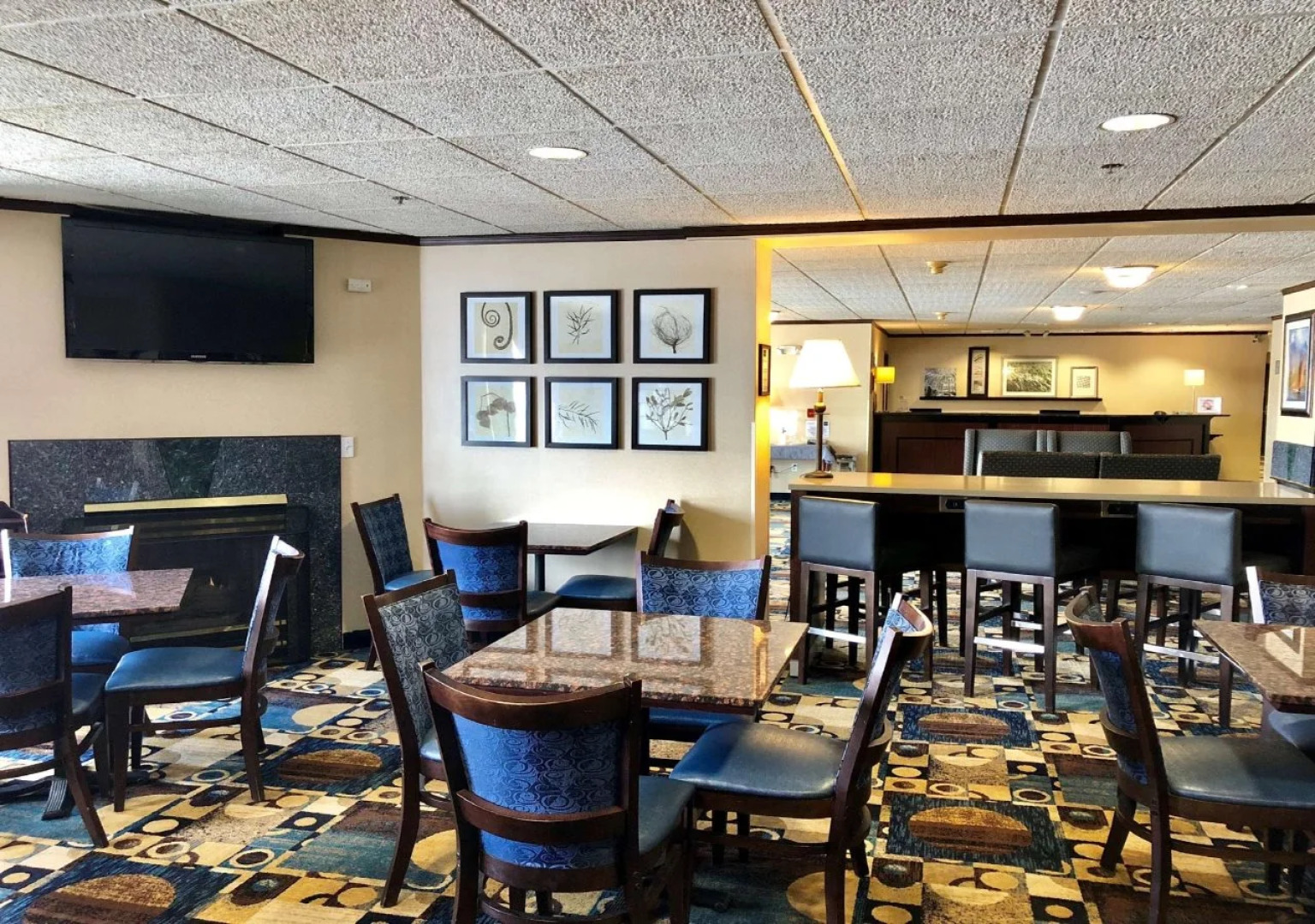 Country Inn & Suites by Radisson, Mt. Pleasant-Racine West, WI