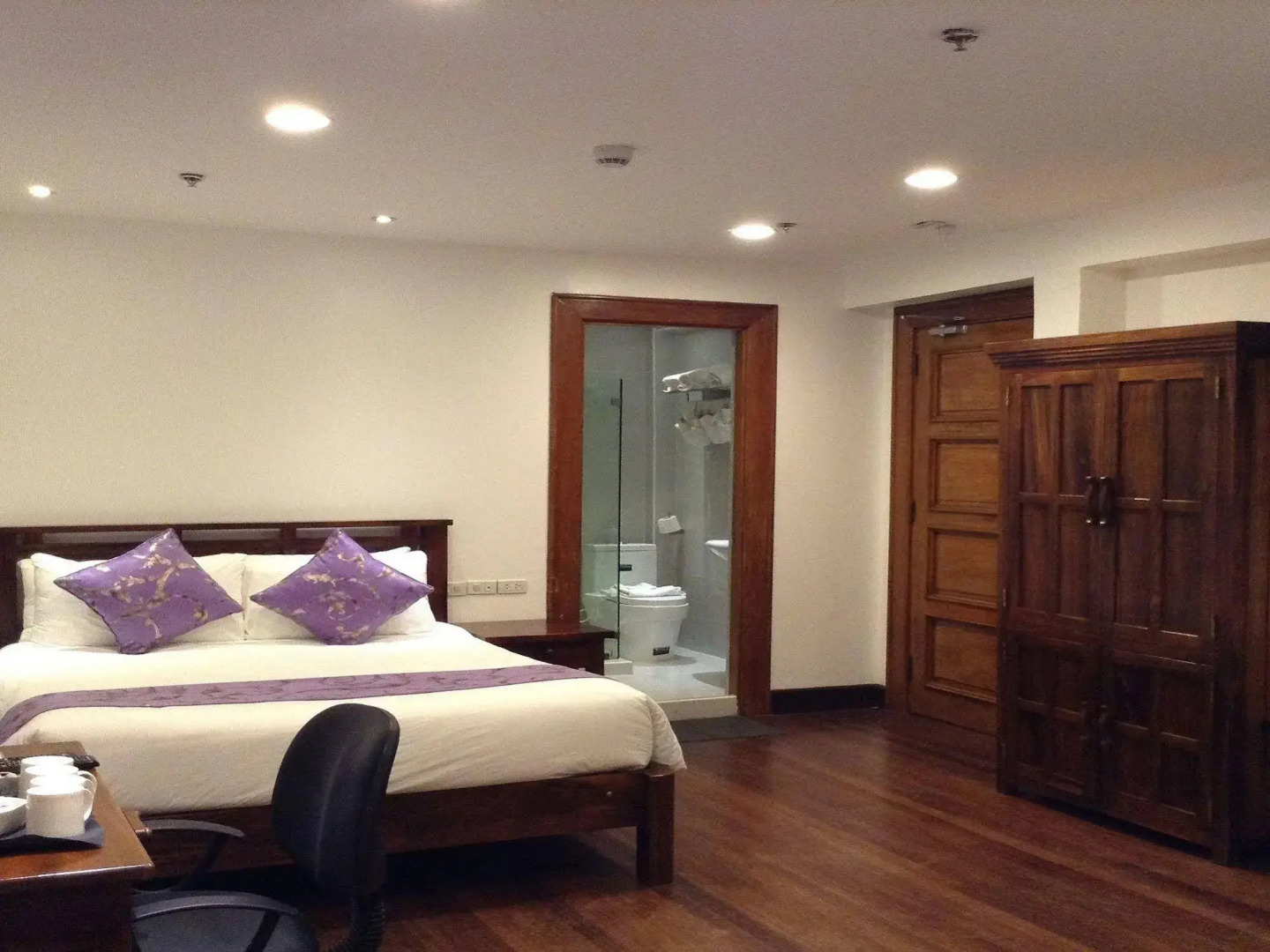 Log Cabin Hotel-Baguio