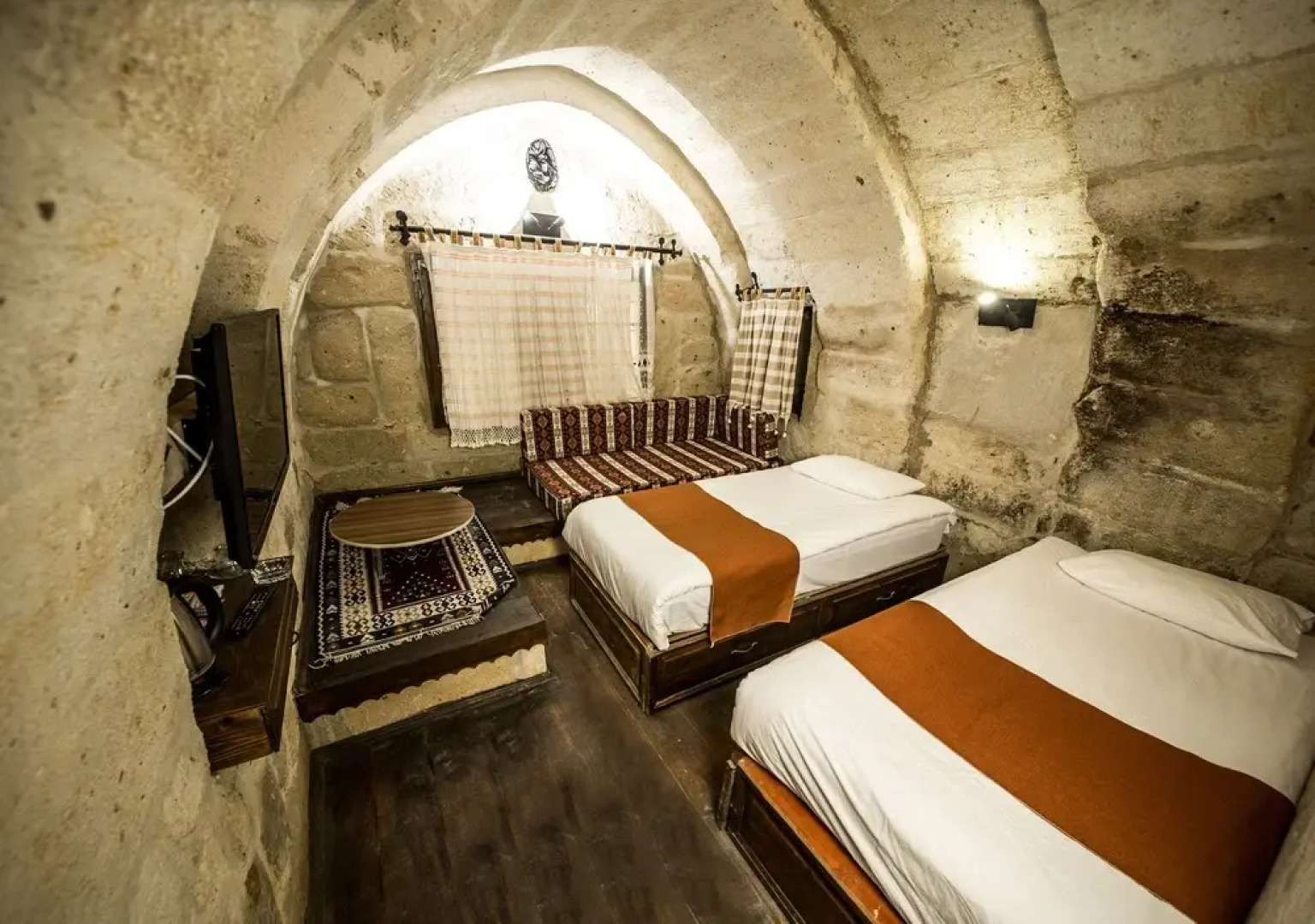 Harkasos Cave Hotel