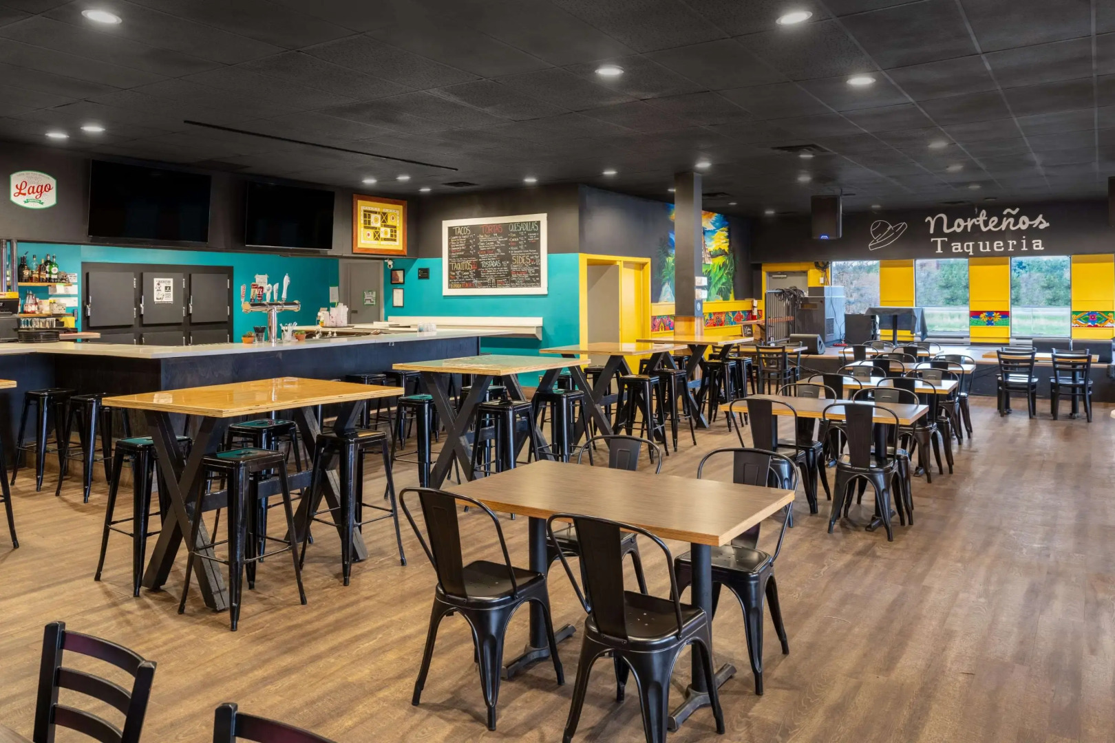 Ramada by Wyndham Thunder Bay Airlane Hotel