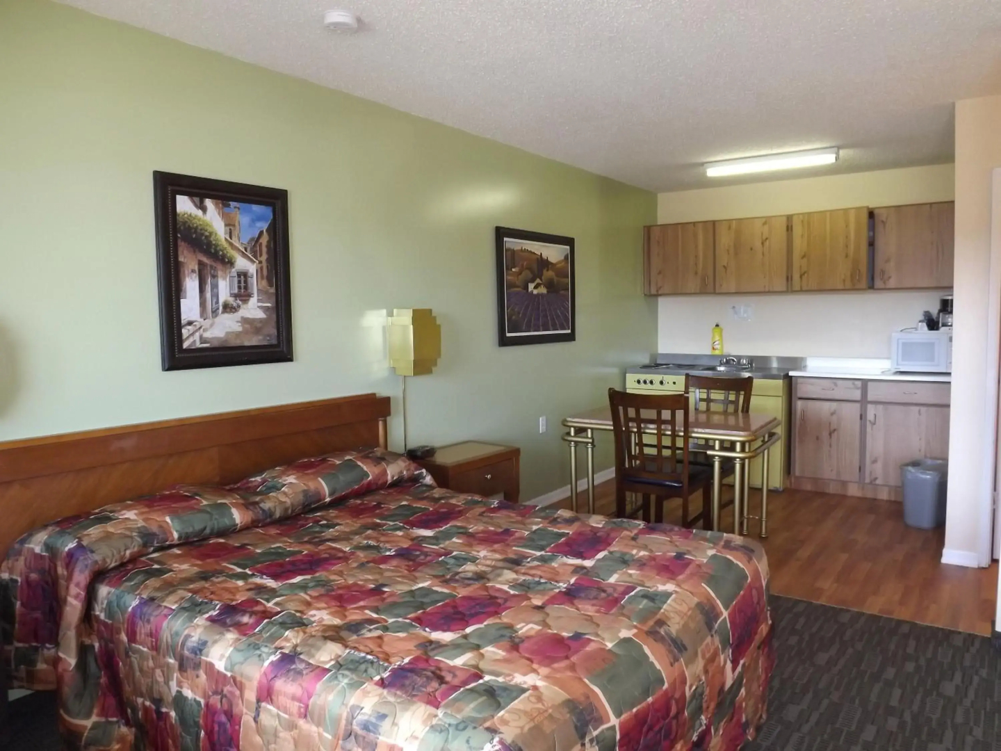 Canadas Best Value Inn Whitecourt