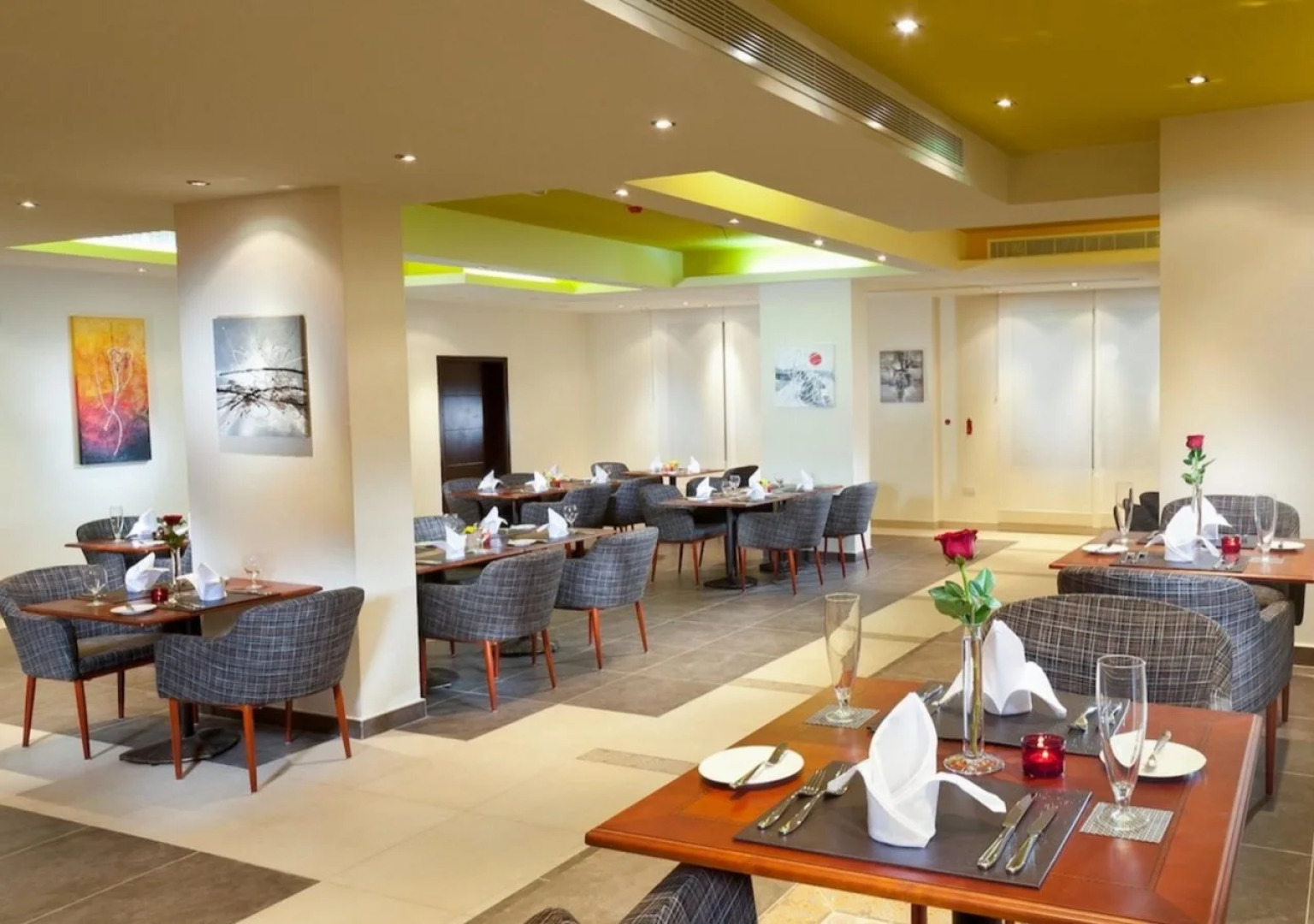 Al Hail Waves Hotel Managed By Centara