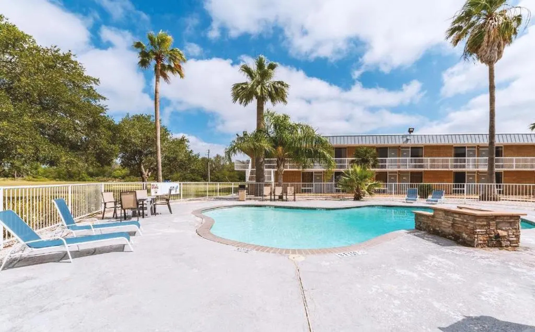 Americas Best Value Inn Beeville