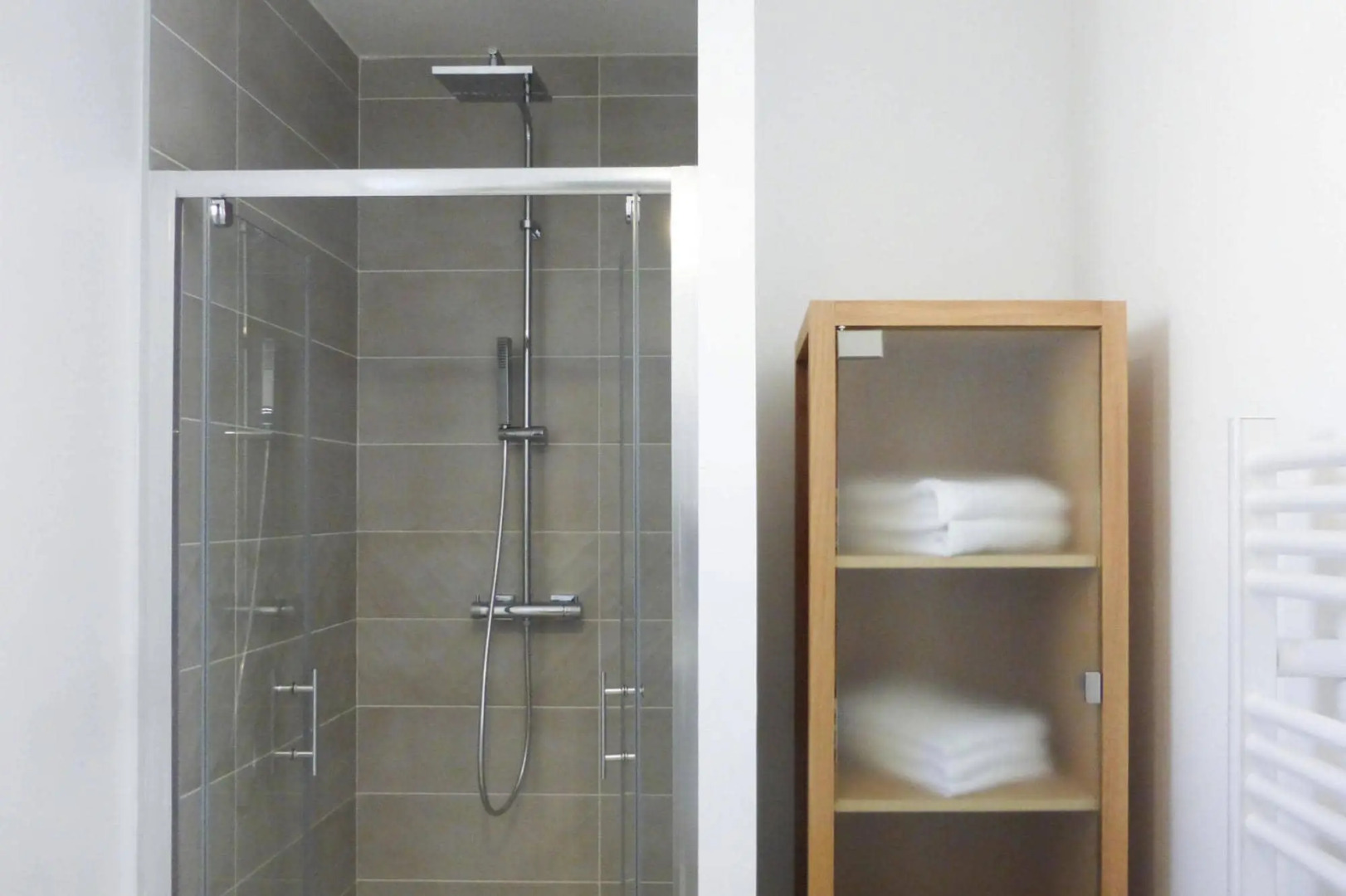 Nice Holiday Home With Private Terrace, Arpaillargues-et-aureillac