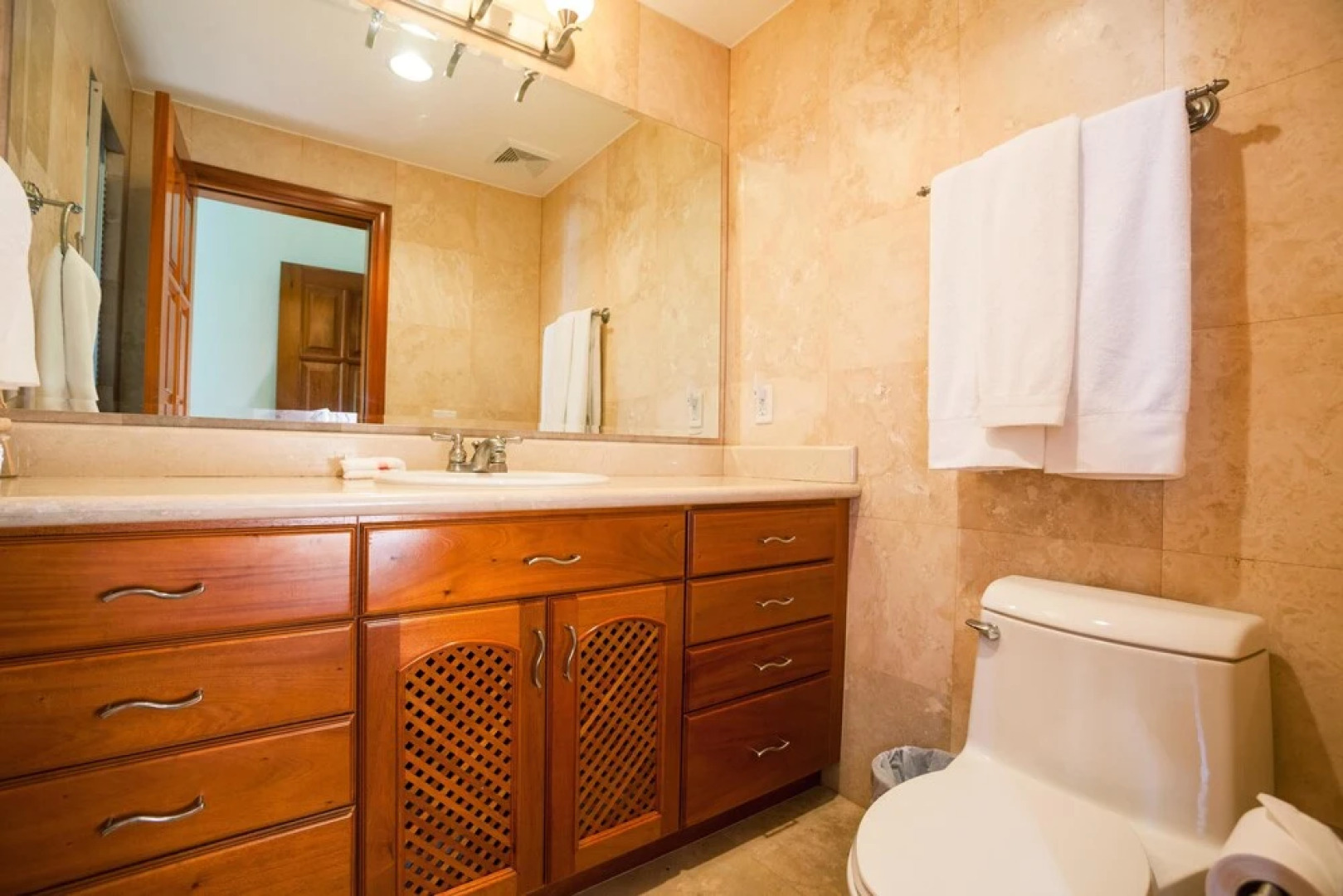 Lawson Rock Yellowfish 210