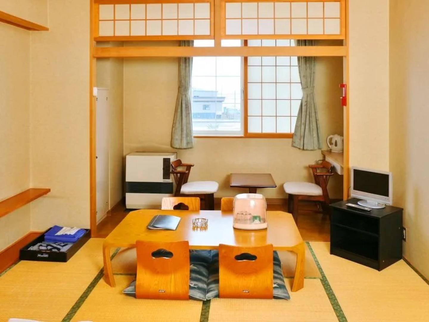 Lake Saroma Hotel Lake Palace