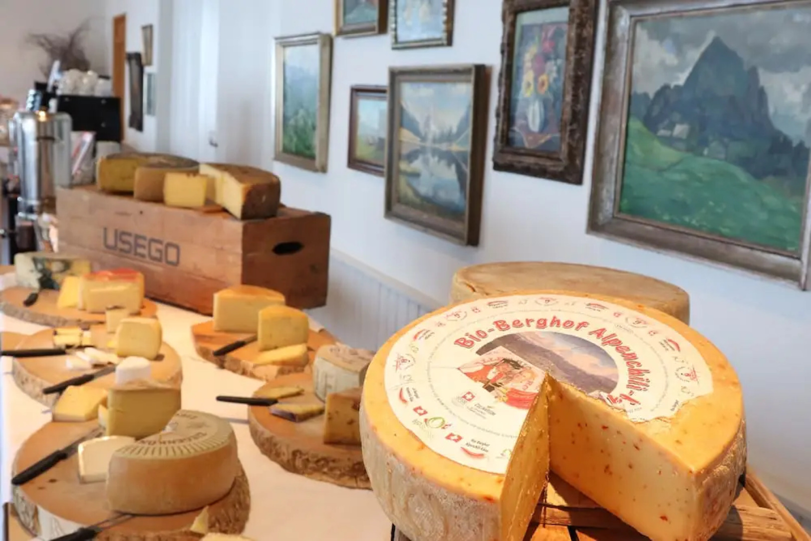 Hirschen Guesthouse - Village Hotel