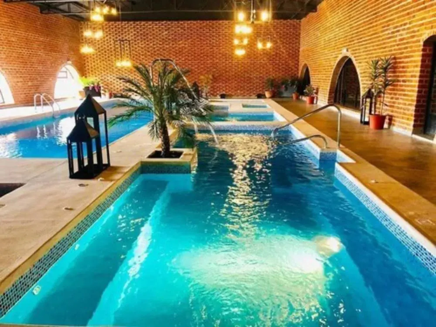 Quindeloma Art Hotel And Gallery