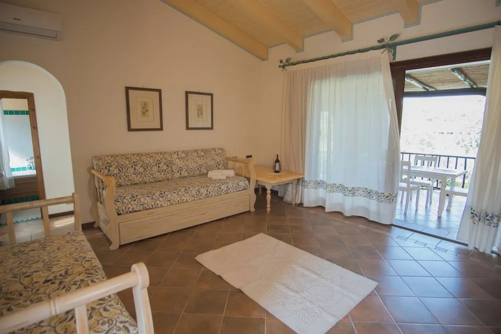 Beautiful Il Giardino Degli Oleandri one Bedroom Sleeps two Num0842