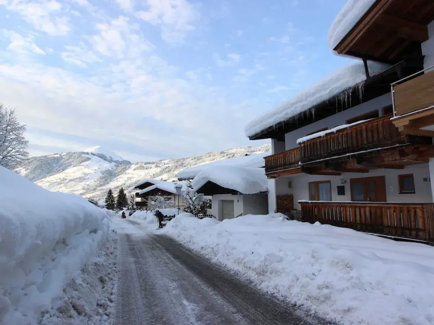 Boutique Apartment With Mountain View