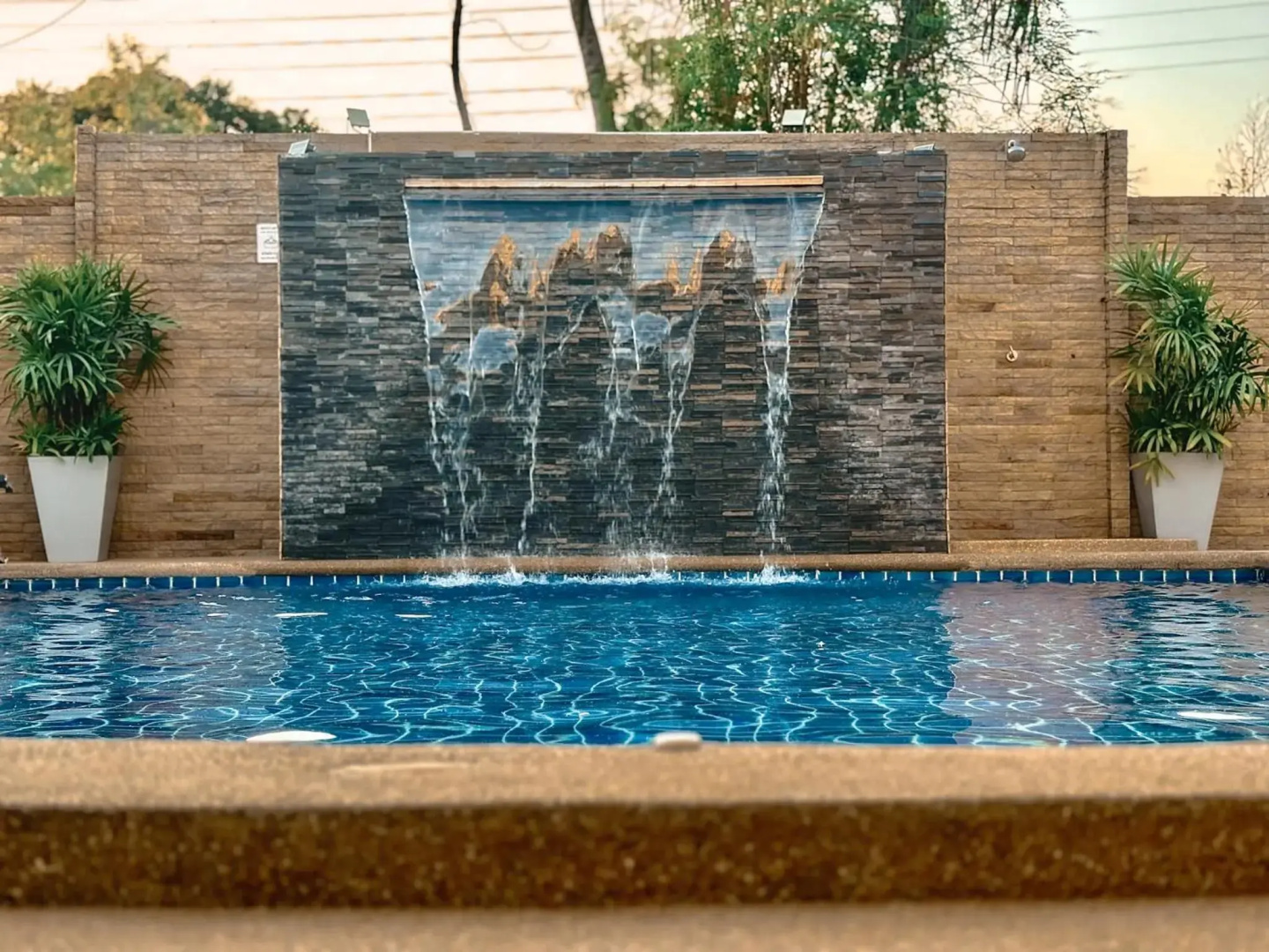 Mangoes Guesthouse