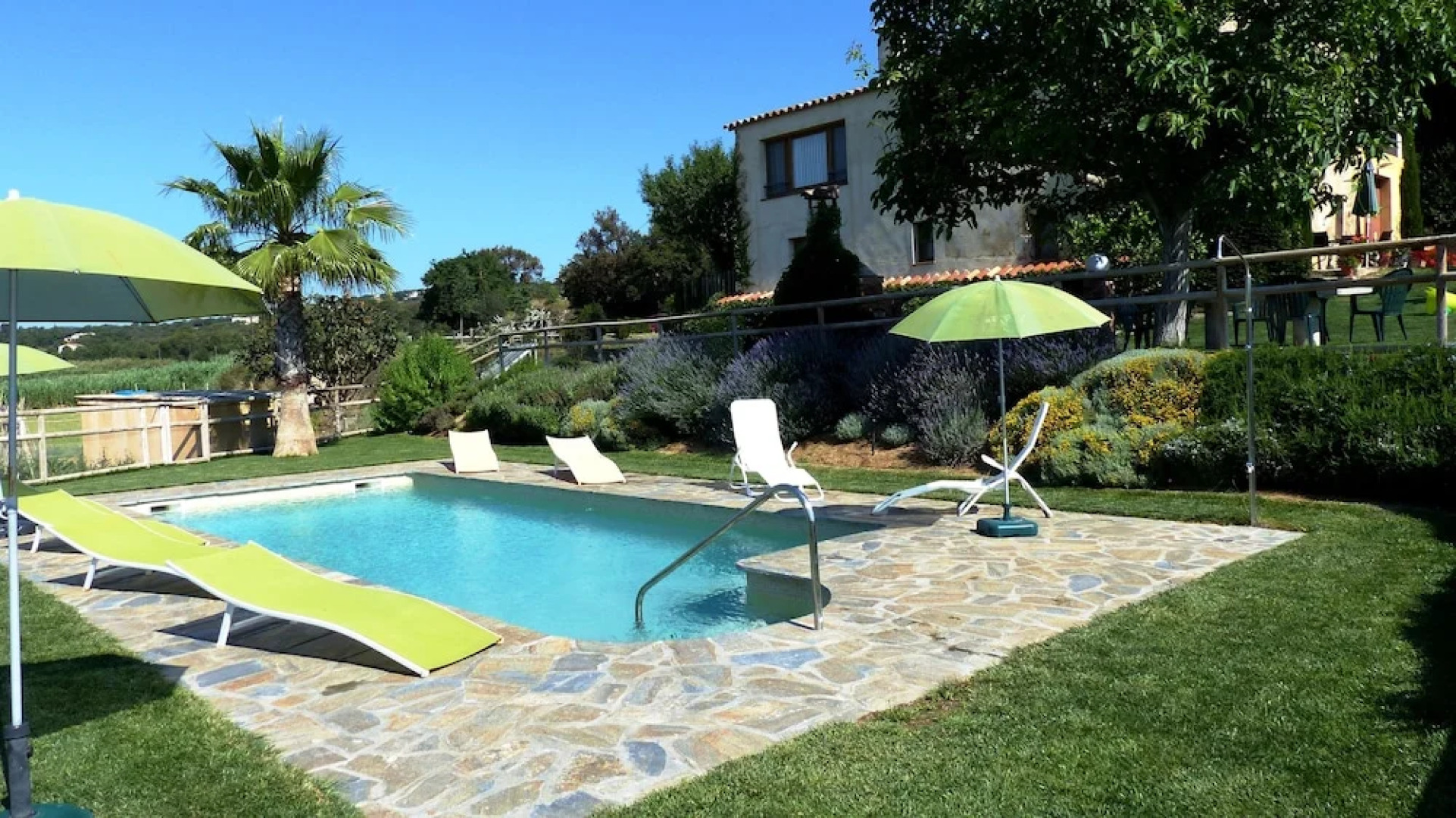 Masia Can Oller by Checkin