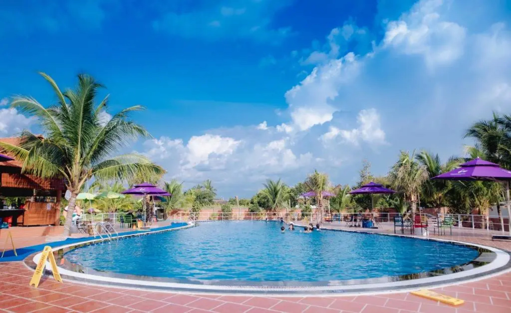 Rooster Mekong Garden & Villas