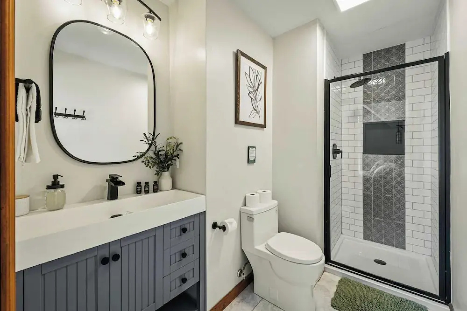 Laker's Pointe by Avantstay Lakefront Private Peninsula Hot Tub, Game Room