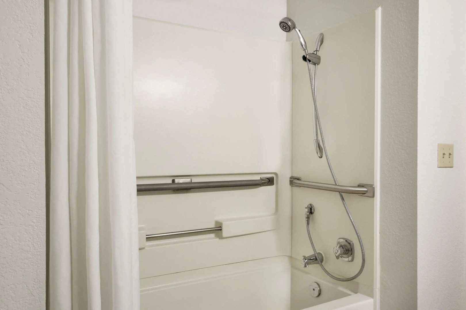 Super 8 by Wyndham Regina