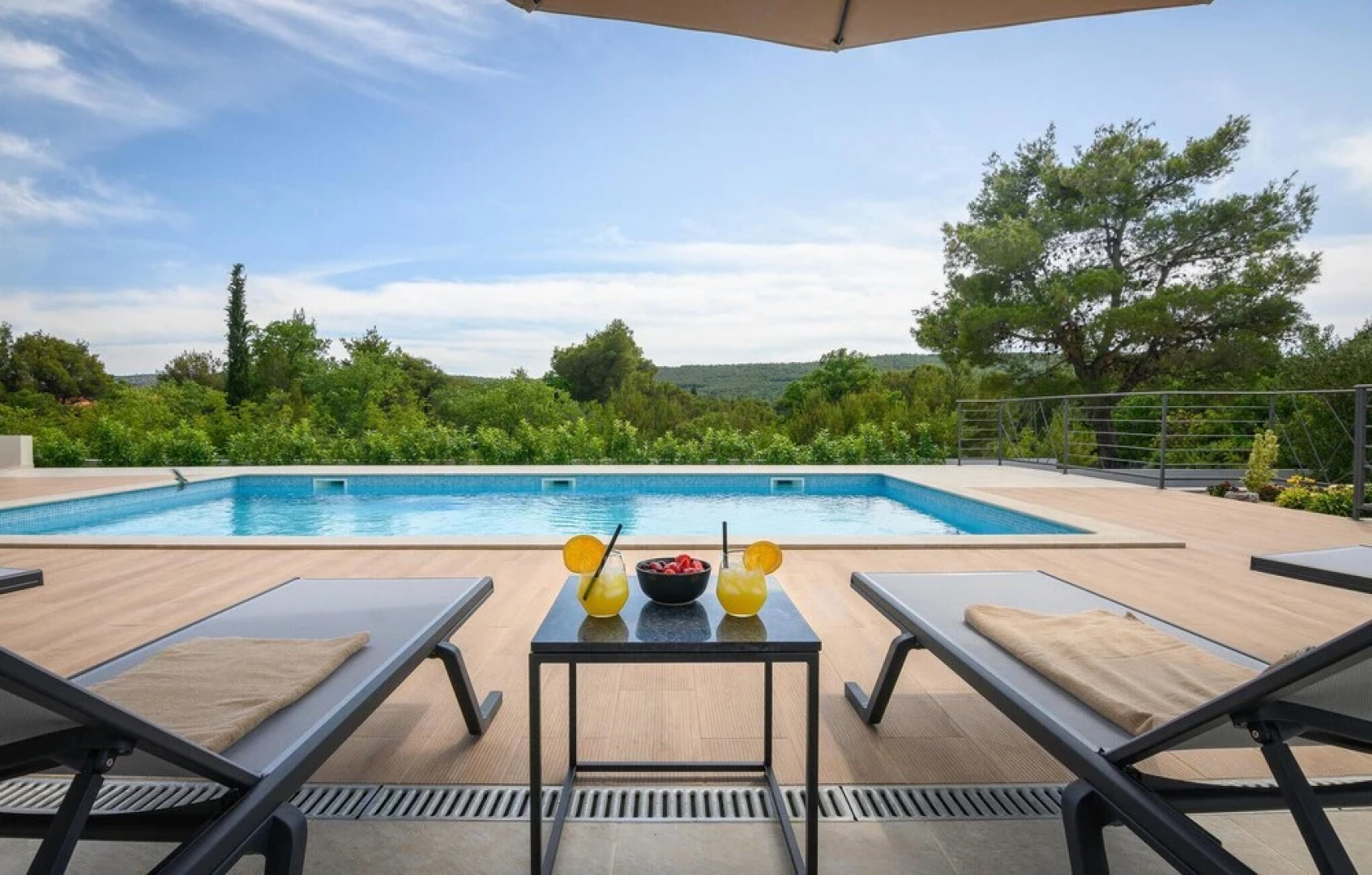 Beautiful Home in Dubrava kod Sibenika With Sauna, Wifi and 4 Bedrooms