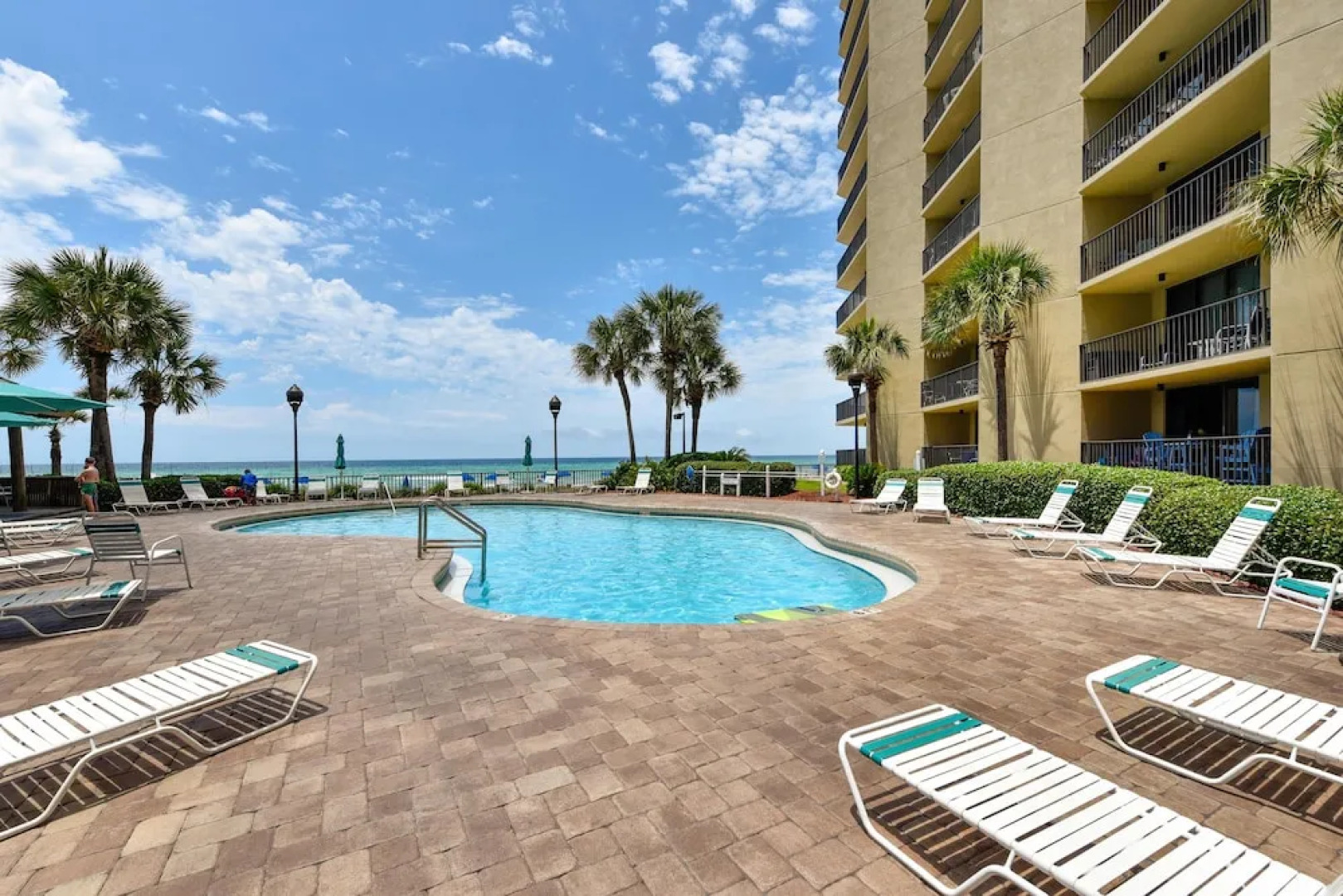 Summerhouse by Book That Condo