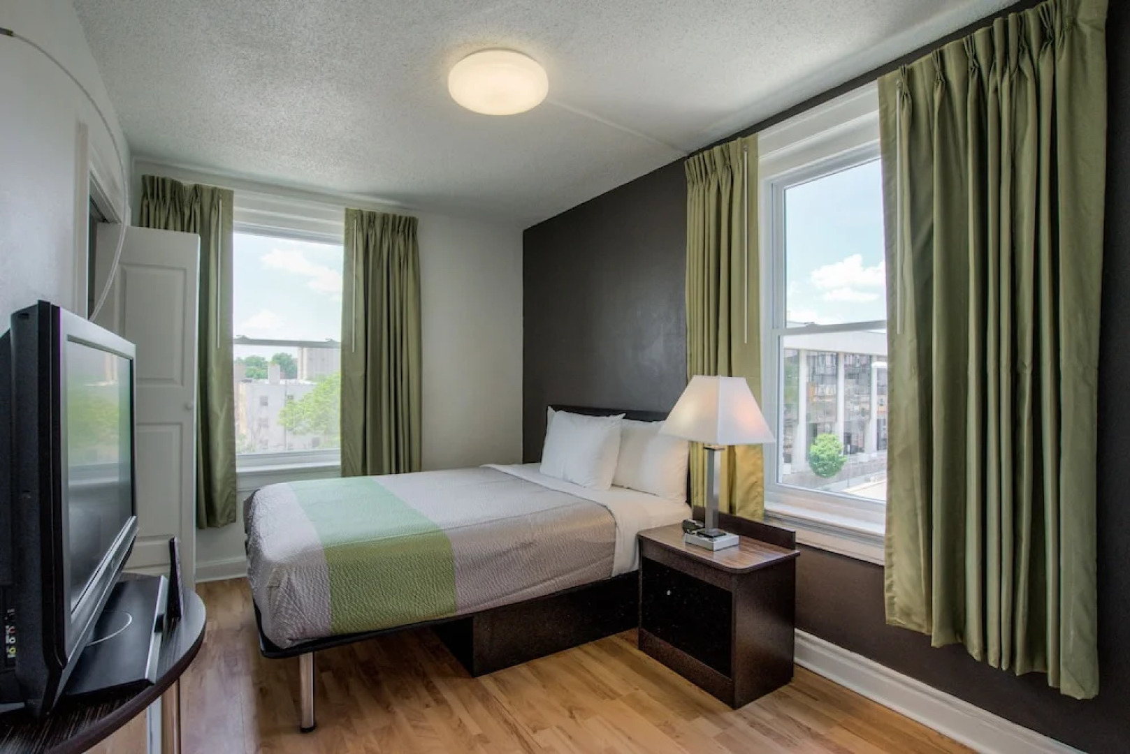 Studio 6 Kansas City, MO - Downtown