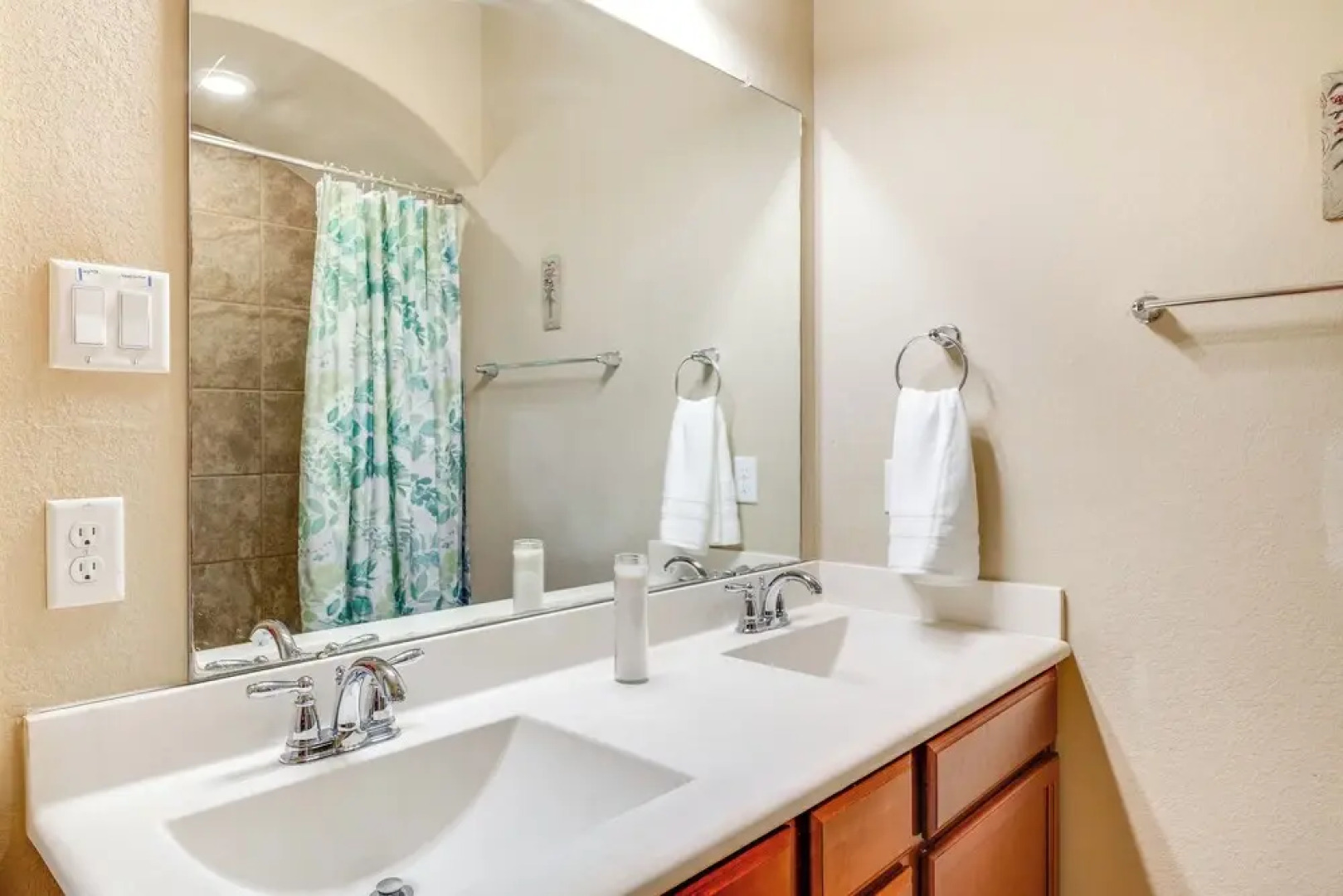 < 1 Mi to Lake Conroe: Home w/ Furnished Patio!