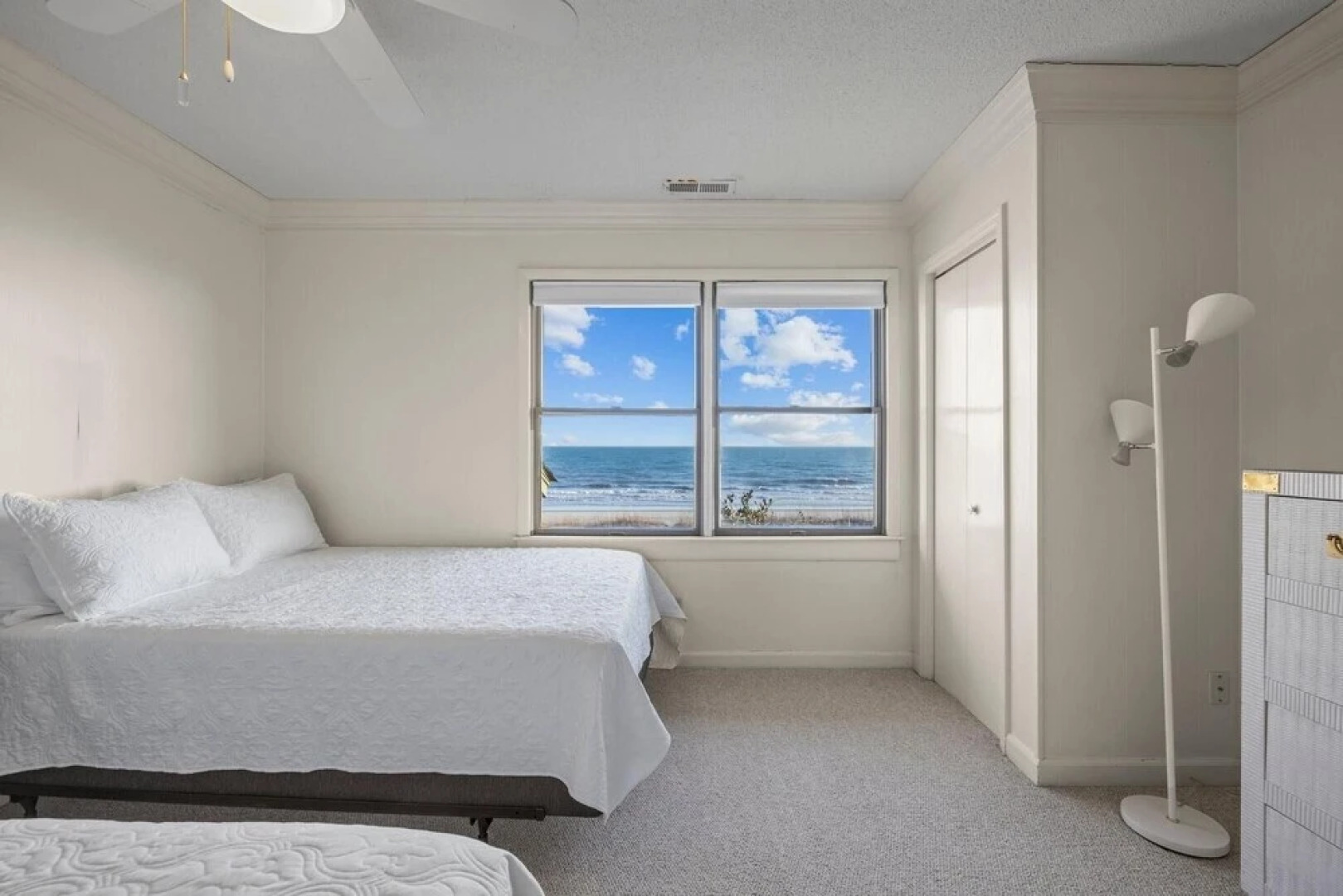 The Green Flash 4 Bedroom Home by RedAwning