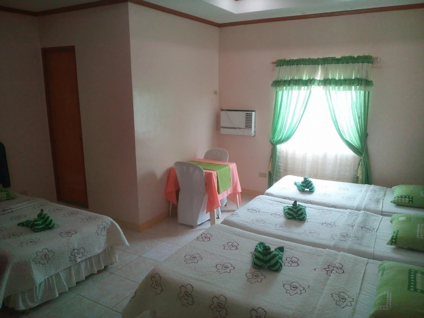 Nautilus Islands View Lodge