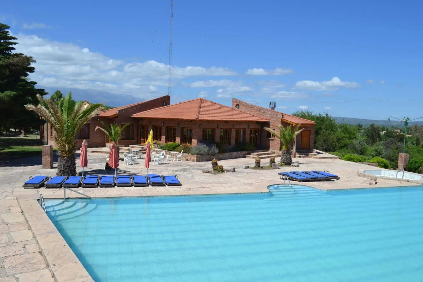 Colina del Valle Hotel